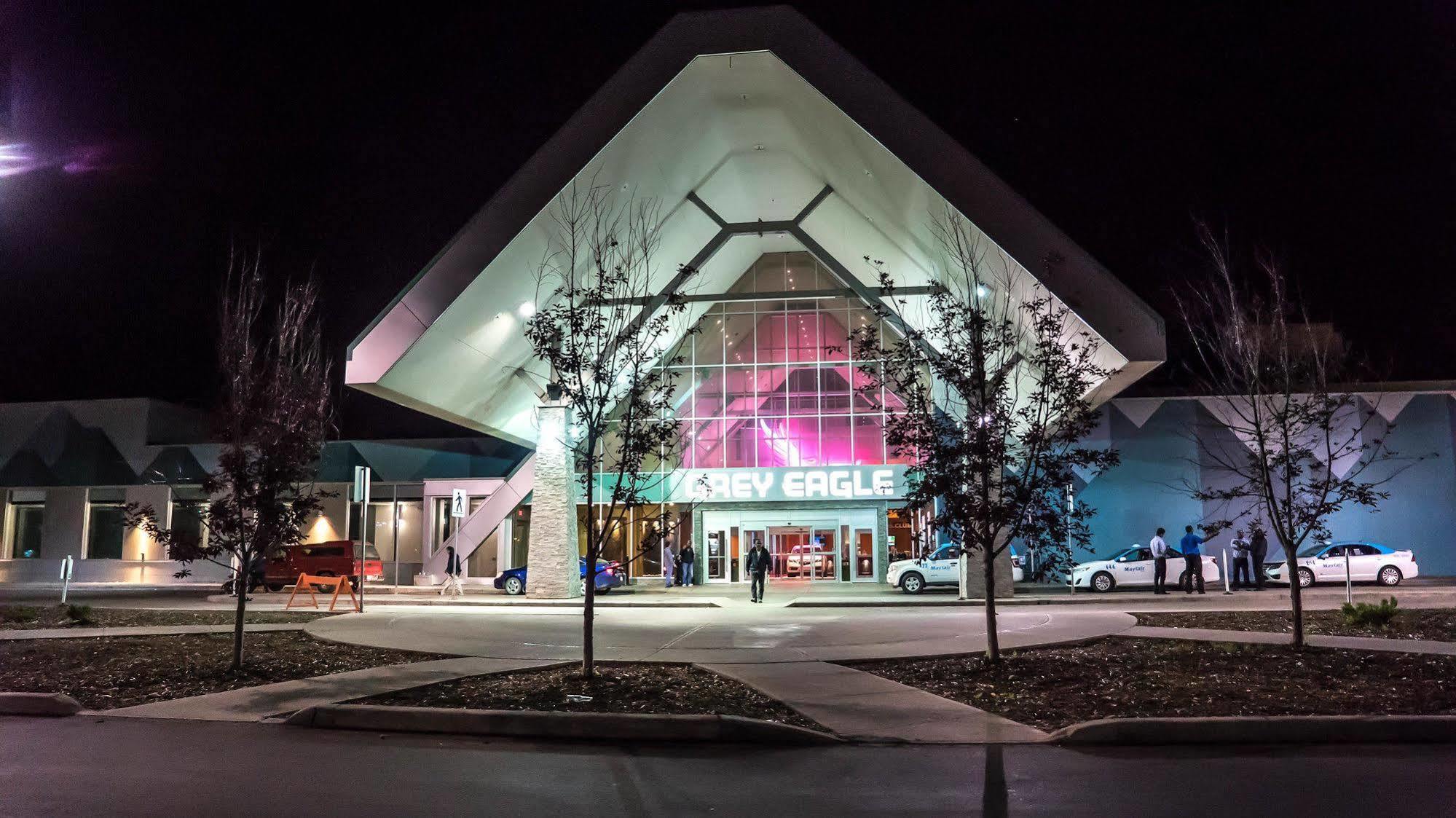 Grey Eagle Resort Calgary Exterior photo