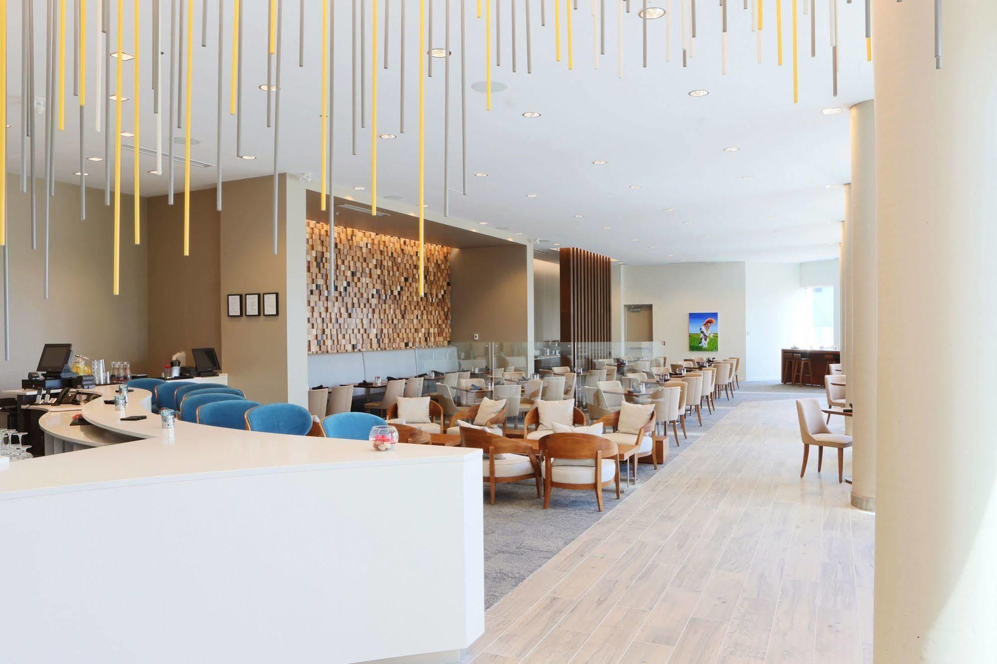 Grey Eagle Resort Calgary Exterior photo