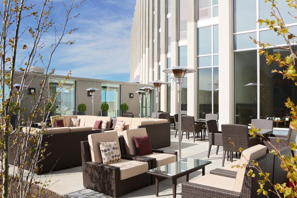 Grey Eagle Resort Calgary Exterior photo